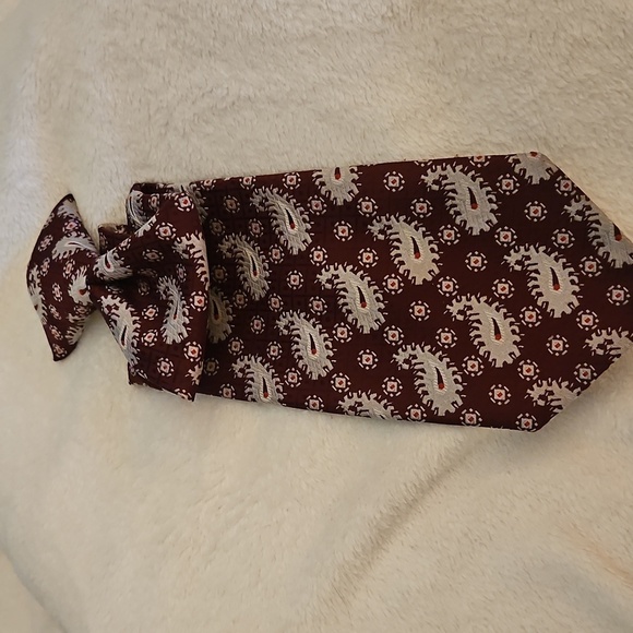 Vintage TITCHE'S Man Shop Dallas Maroon Paisley Men's Clip-on Tie - Picture 3 of 8